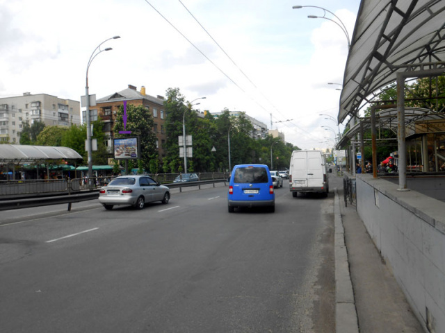 Скролл 3.14x2.3,  бульв. Чоколівський, 12 навпроти