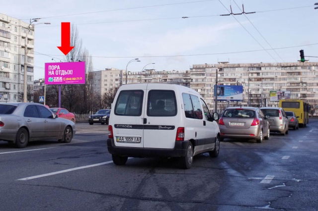 Щит 6x3, Маршала Тимошенко ул. / ул. Богатырская, в сторону ст. м. "Оболонь", на светофоре Щит 6x3, Маршала Тимошенко ул. / ул. Богатырская, в сторону ст. м. "Оболонь", на светофоре