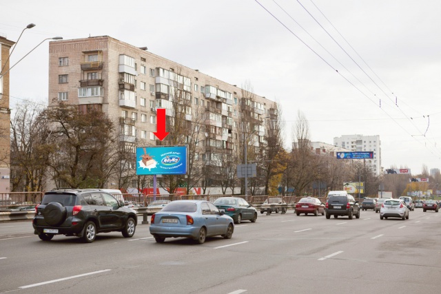 Щит 6x3,  Победы пр-кт, 74 за ст. м. "Берестейская", в центр