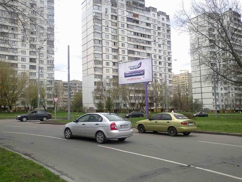 Щит 6x3,  Героев Космоса ул.,11 на разделителе, ТЦ "Фуршет"-ТРК "Апельсин"