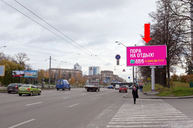 Призма 6x3,  Победы пр-кт, 59, ст. м. "Берестейская", в центр