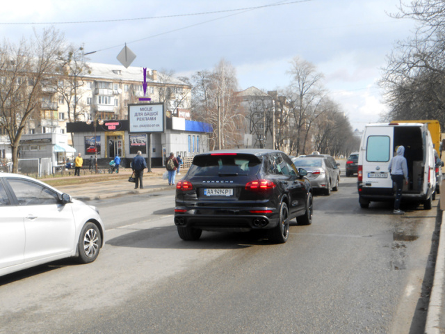 Скролл 6x3,  ул. Мельникова, напротив Телецентра в направлении м.Лукьяновская